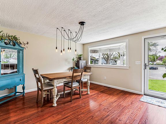 5th image of 2344 Halkirk St S