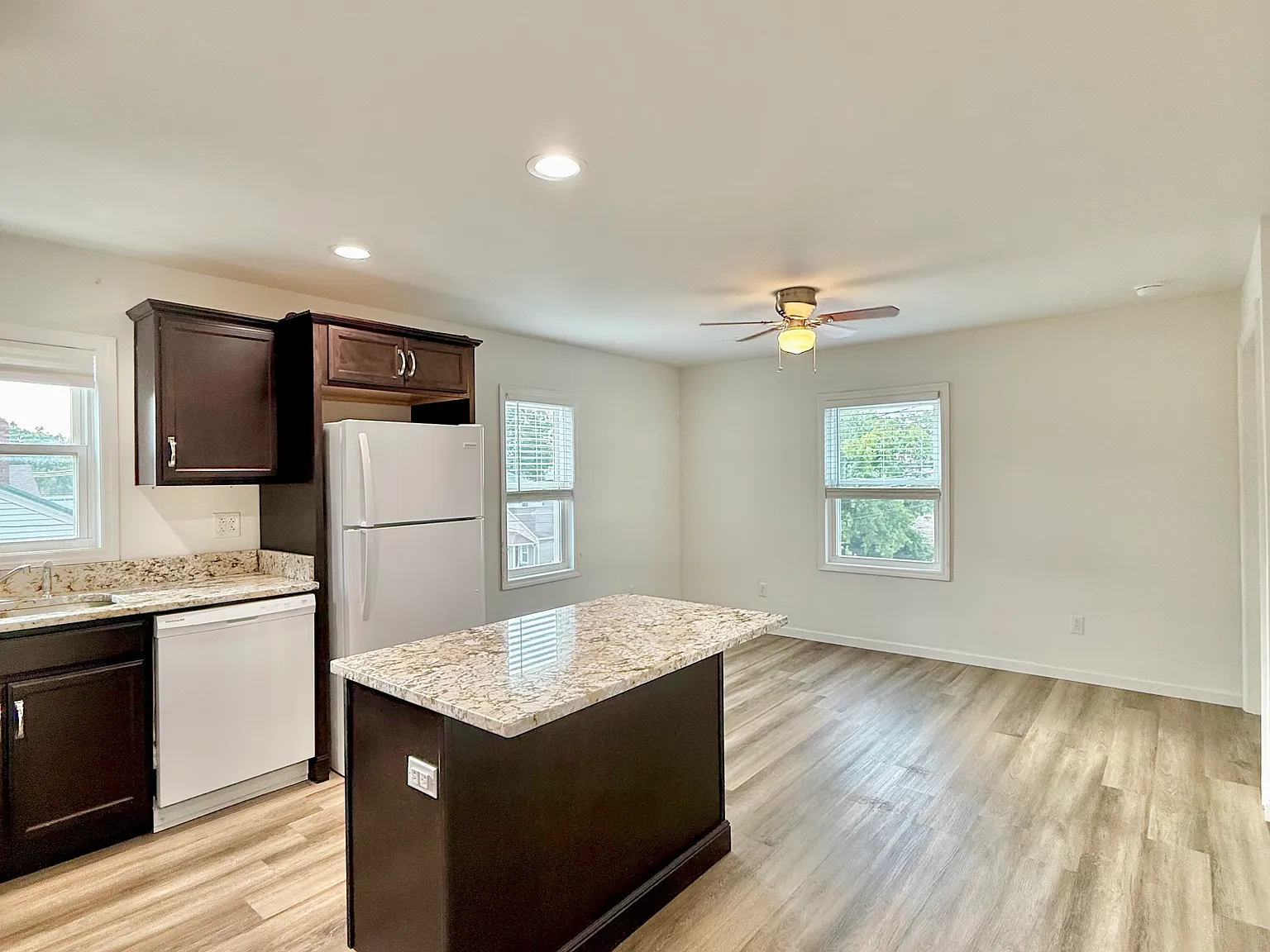 1 bed, 561 sqft, $795 — Photo 2