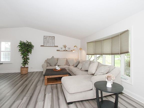 5th image of 4N681 Brookside West Dr