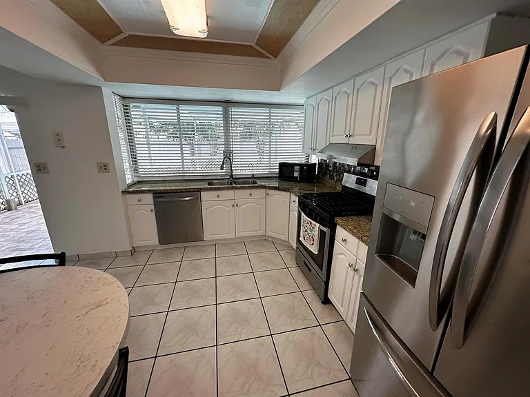 7725 Grandview Blvd — Photo 11