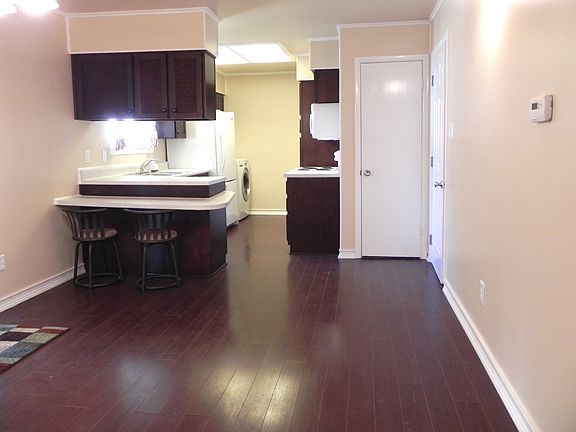 Dining Room and Breakfast Bar