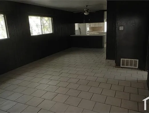 905 Radford St — Photo 7