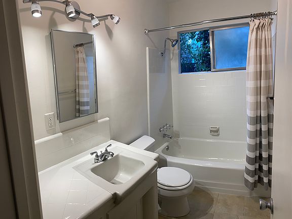 5th image of 550 Avenue A