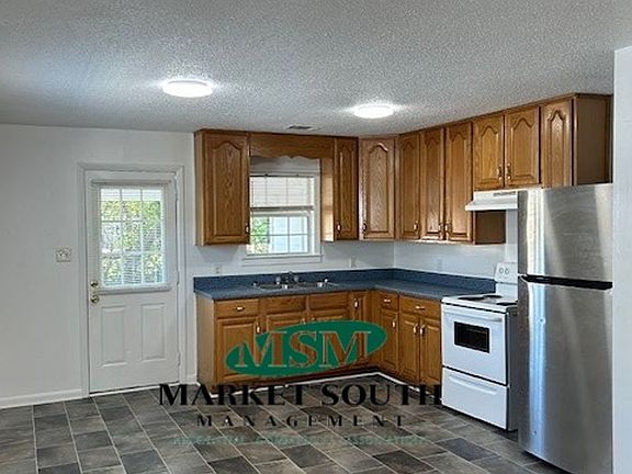 4th image of 3508 Haslam Ave