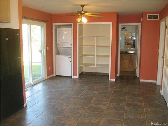 4th image of 9138 Santiago Ct