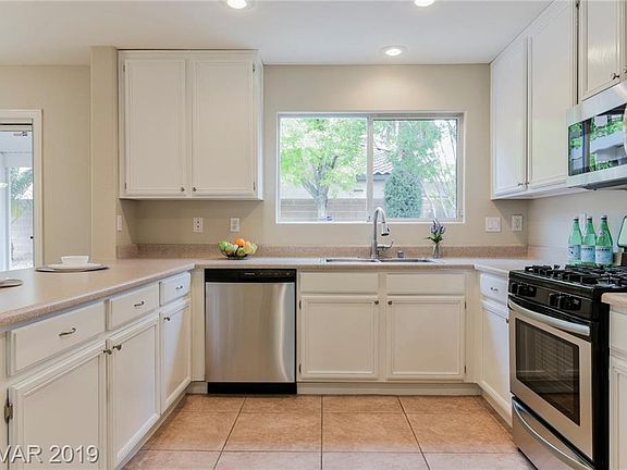 3rd image of 11053 Romola St