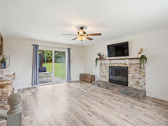 5th image of 4040 Taggett Lake Dr