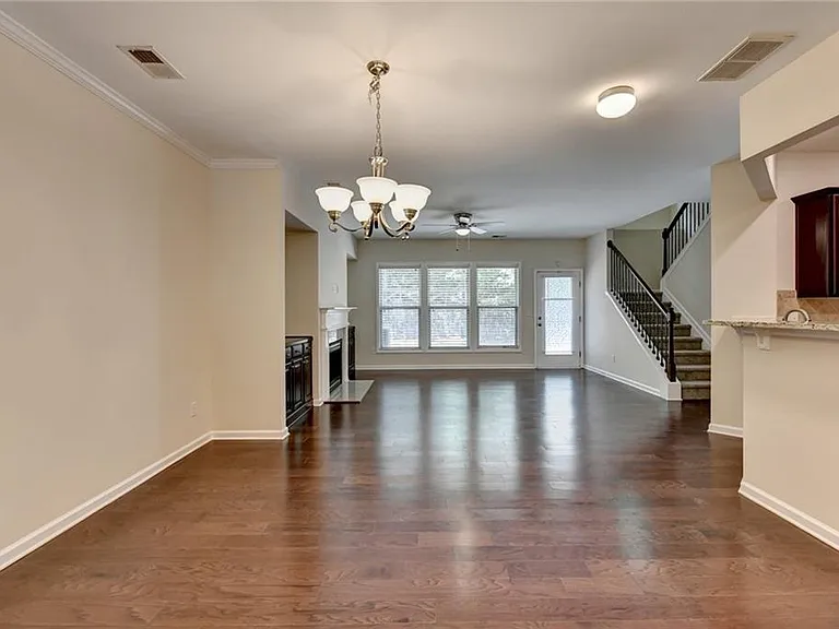 2152 Greencrest Cir — Photo 9