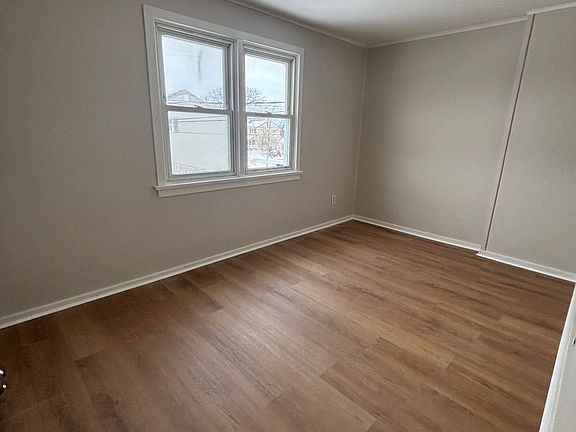 4th image of 18 Caen Ct #4