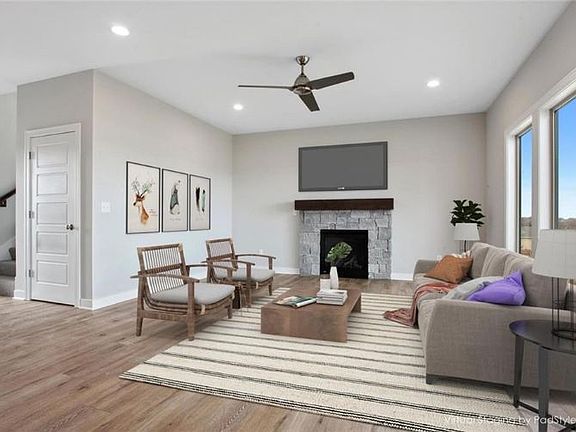 4th image of 31422 W 86th St