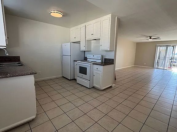 Kitchen with Family Room