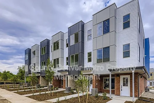 15312 W 69th Pl Photo 1