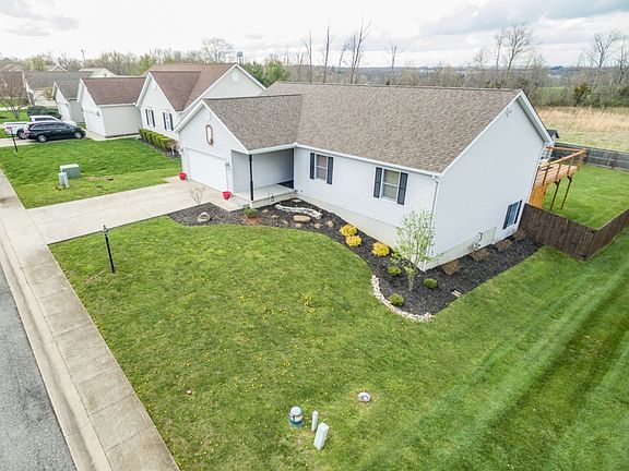2nd image of 122 Oak Hills Dr