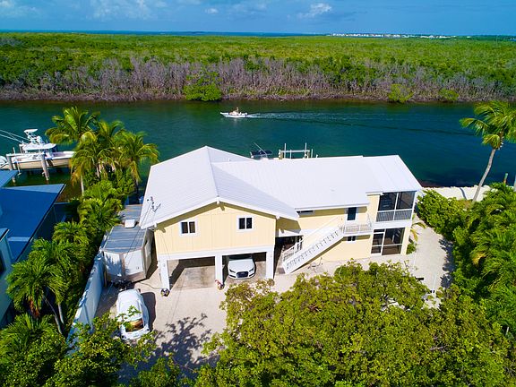 3rd image of 195 Kahiki Dr