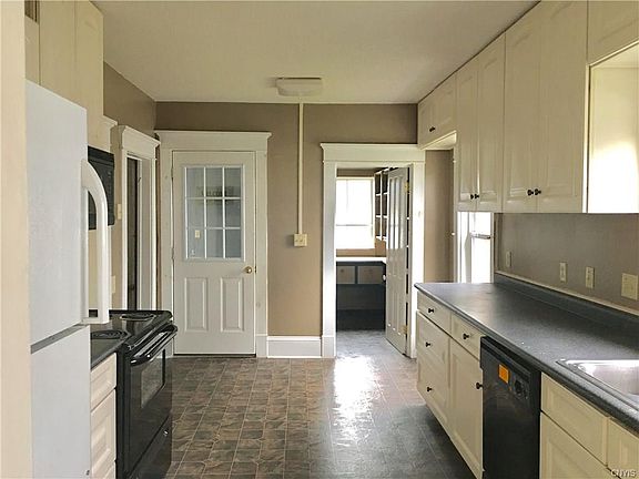 2nd image of 51 Barnes St