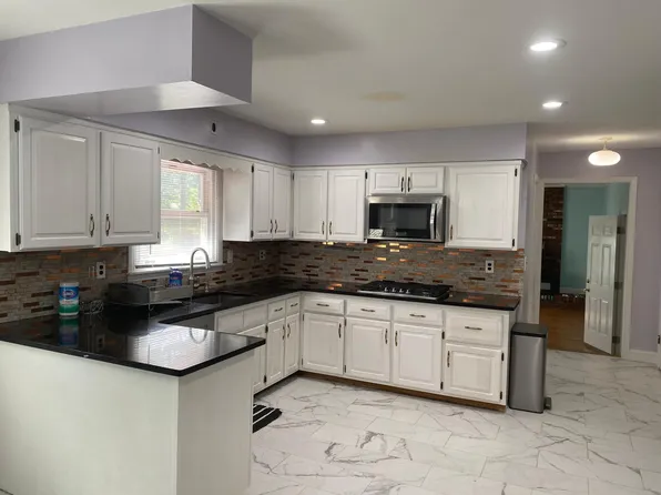 28 Slayback Dr, Princeton Junction, NJ 08550