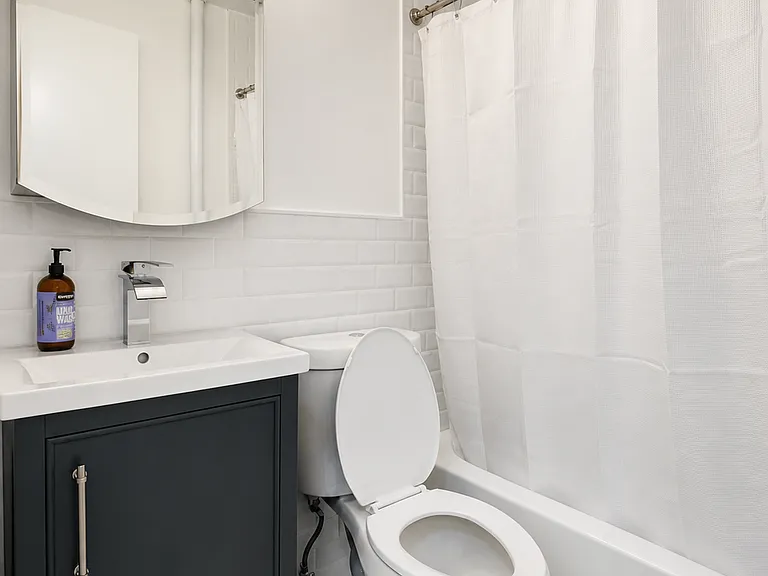 311 E 51st St #4F — Photo 10