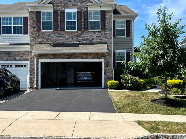 151 Fairfield Cir N