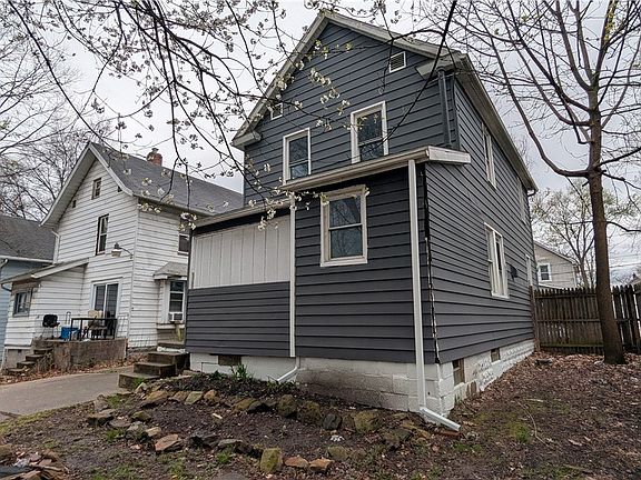 4th image of 379 Homestead St