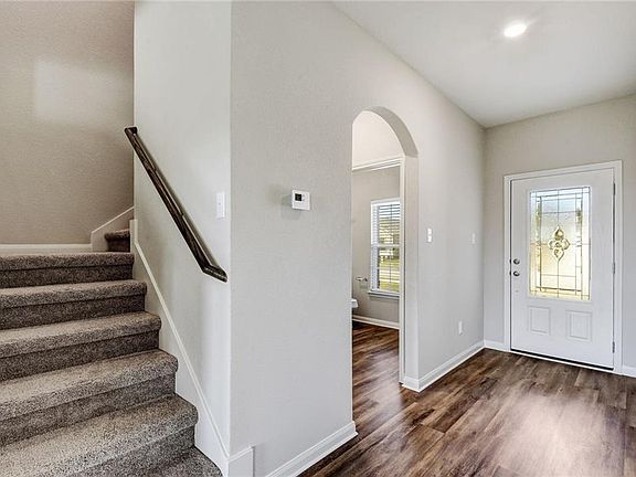 3rd image of 101 Washington Dr