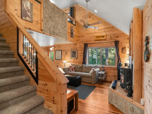 6095 Starvation Lake Rd NE, Mancelona, MI 49659