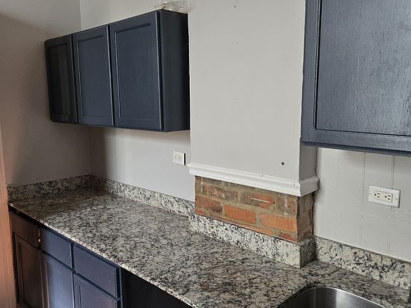 5th image of 3403 Burgundy St