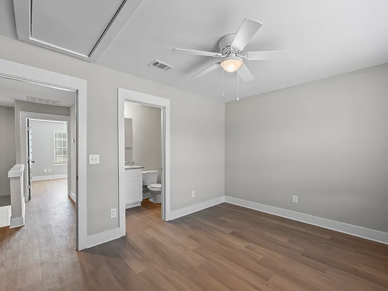 179 Wheeler Cir #504 — Photo 4