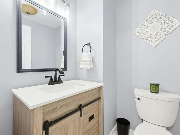 33 Santoro Rd, Worcester, MA 01606