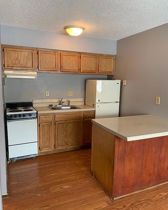 2nd image of 910 Herold Ave APT 1