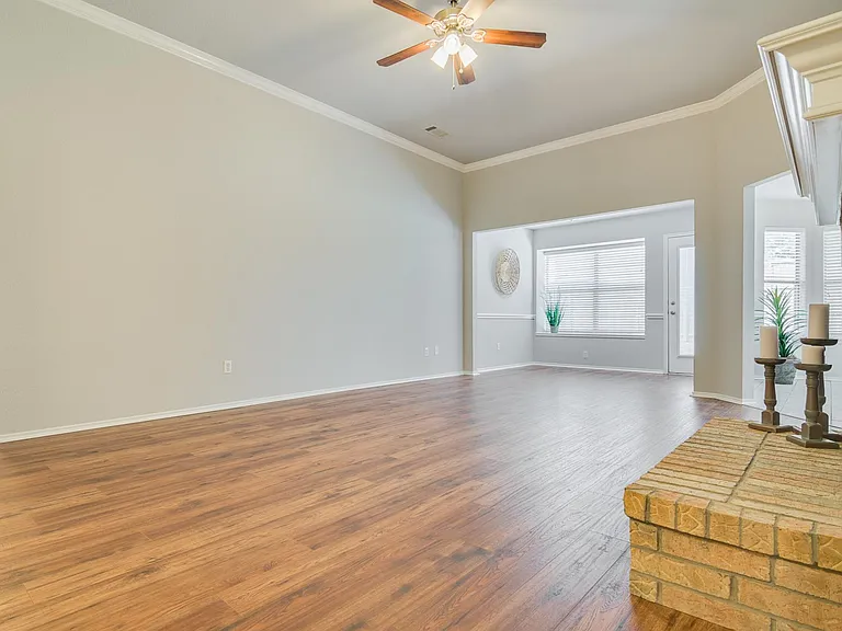 956 Carlin Ln — Photo 12
