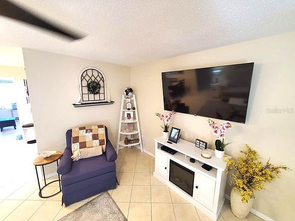 5th image of 9725 Mainlands Blvd W #1-B