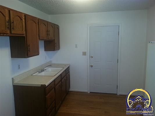 2nd image of 817 SE Pinecrest Dr