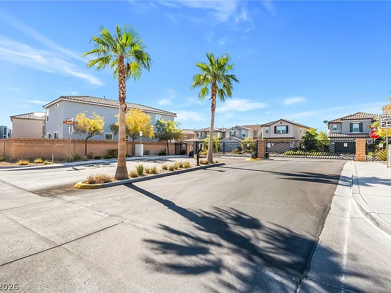 8448 Vulturo Ave — Photo 37