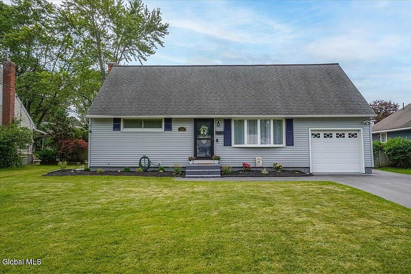 4th image of 2240 Webster Drive