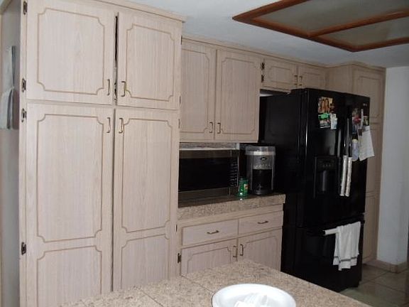 5th image of 802 E 24th St