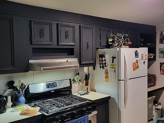 2nd image of 768 Ascot Cir W