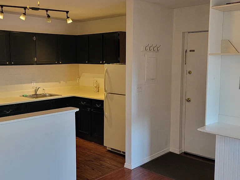 45 Donna Dr #C8 — Photo 16