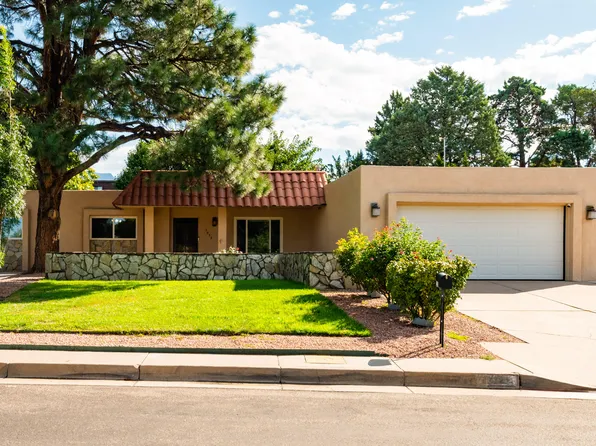 7933 Academy Trl NE, Albuquerque, NM 87109