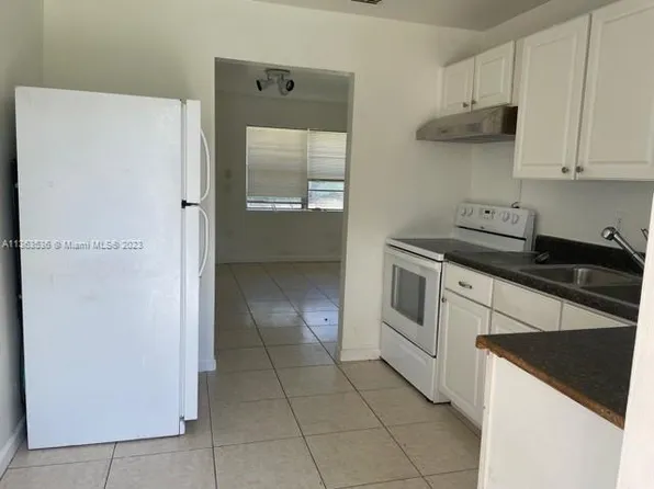 1549 W 16th St, Riviera Beach, FL 33404