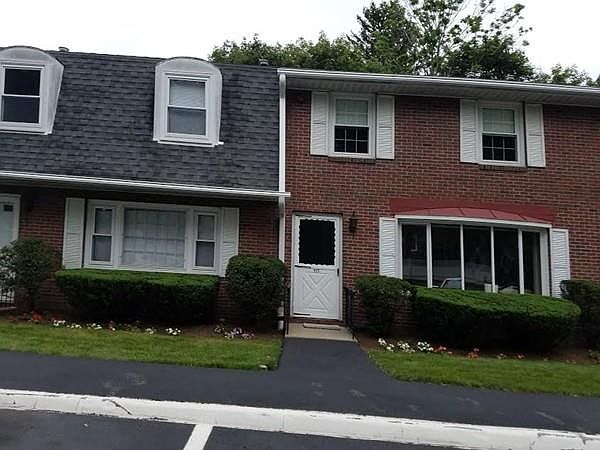 2nd image of 42 Salem St #C