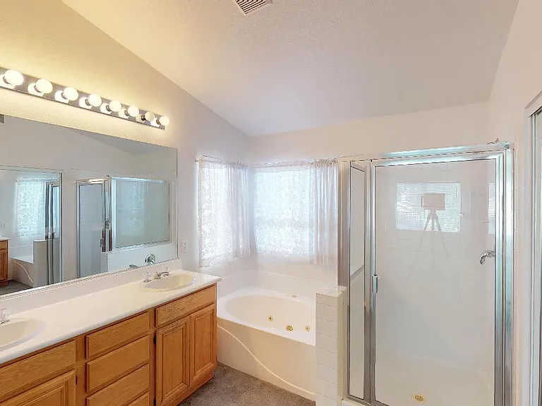 9047 Ravenhurst St — Photo 23