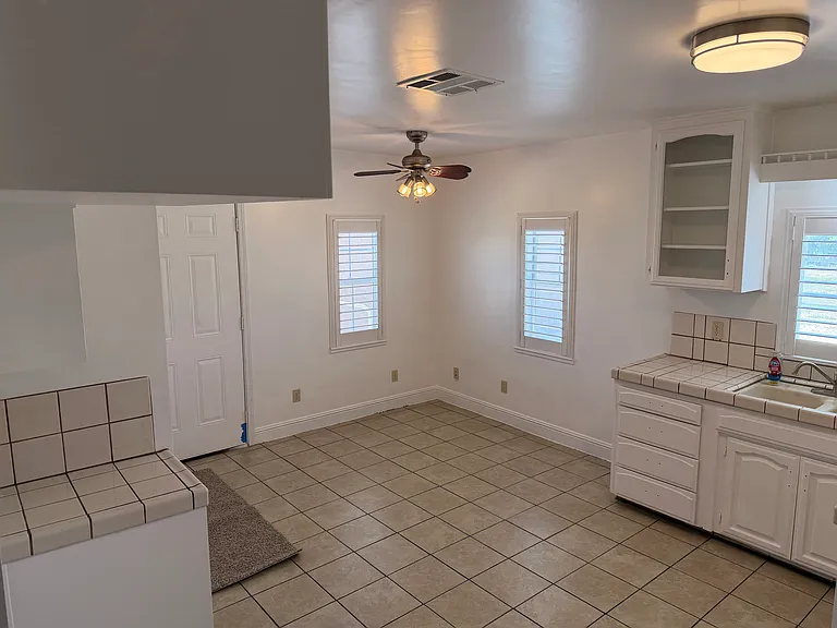 4390 S Walnut Ave — Photo 6
