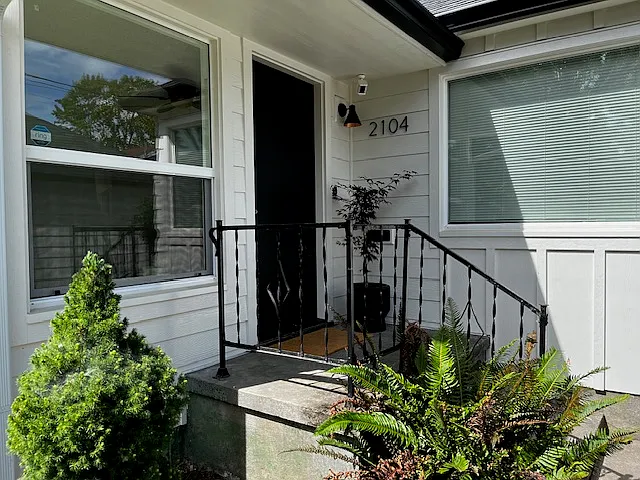1 bed, 1100 sqft, $2,100 — Photo 2
