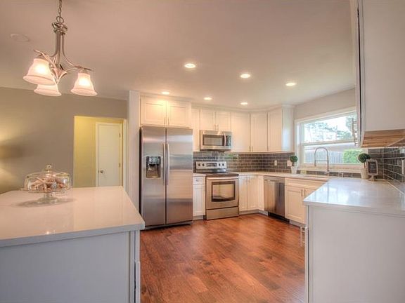 4th image of 1267 Saint Andrews Dr