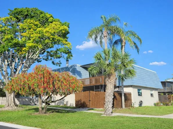 14521 Catalina Cir, Seminole, FL 33776