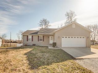 477 Park St, Livingston, IL