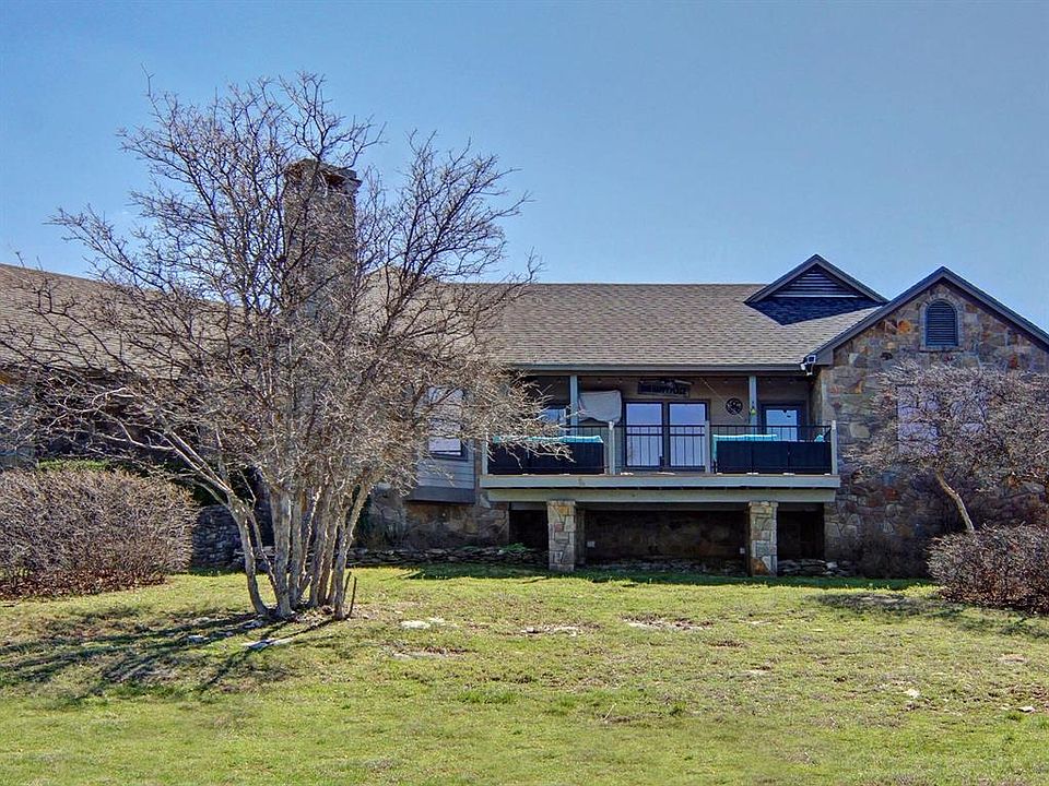 1st image of 685 Baltrusol Dr