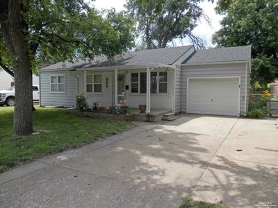 824 Plaza Dr, Salina, KS, 67401