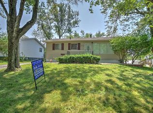 94 Meadow Terrace Dr, Decatur, IL 62521