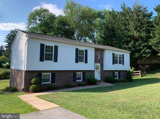 724 Redwood Dr, Westminster, MD 21157